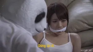 Người vợ ngây thơ của bạn tôi đã hy sinh bản thân để trả nợ