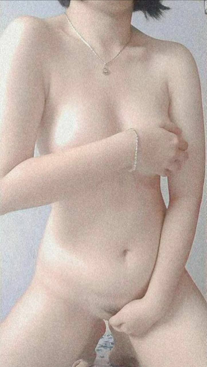 Anh chàng thể hình đẹp trai là vua biển P2, quan hệ với nhiều cô gái và có những video sex bị rò rỉ trong một bộ sưu tập dài...