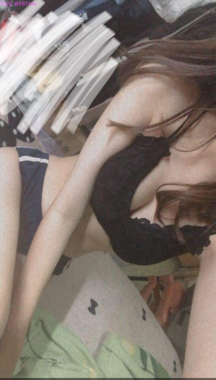 Má tái hôn và bố dượng lại là thầy giáo cũ tôi từng yêu