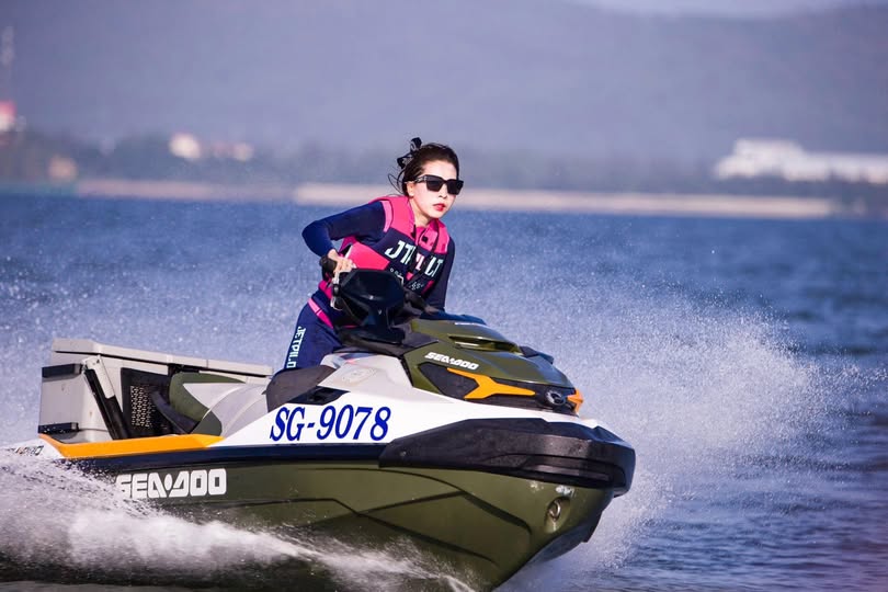 Máy rung xuất tinh hai lỗ phun ra cực khoái